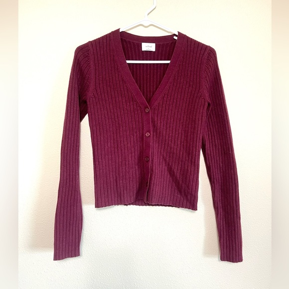 Wilfred Sweaters - Wilfred sweater Manila cardigan maroon ribbed merino blend ox blood cranberry